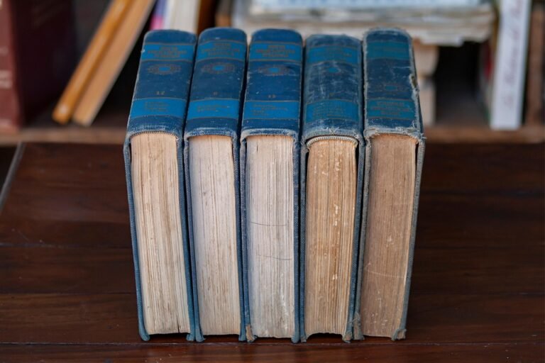 What are the early signs of learning difficulties in children