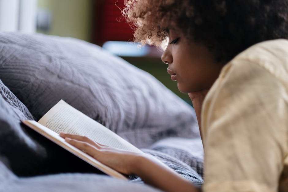 How can students create a relaxing bedtime routine?