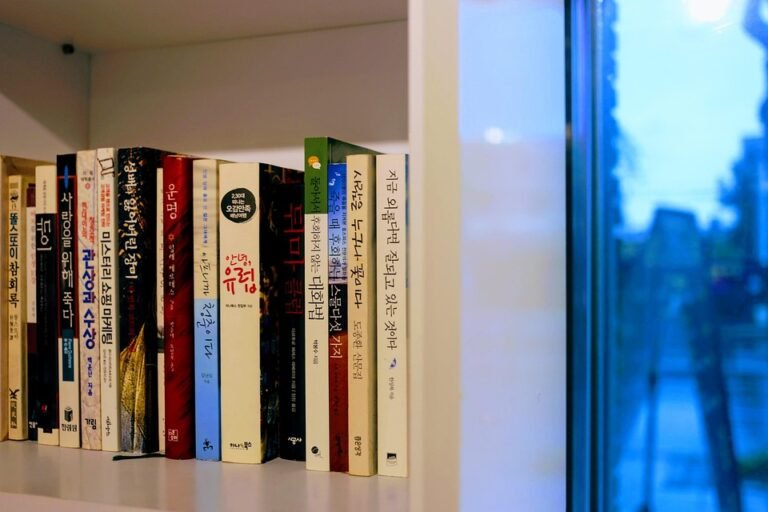 How is teacher funding allocated in various educational systems worldwide